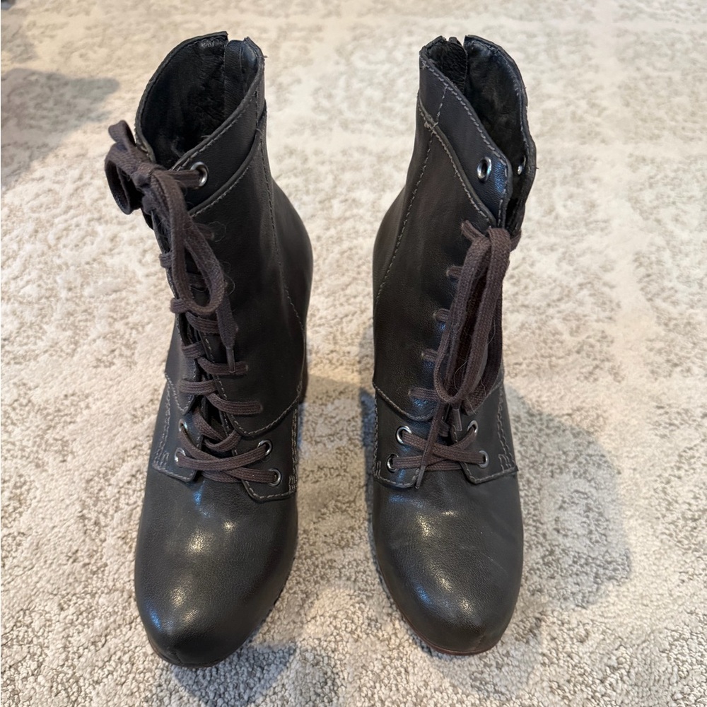 Vera Wang Lavender Label Black Lace-Up Boots